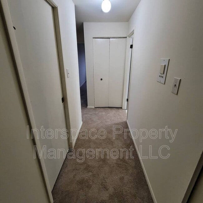 Building Photo - 9937 S Cicero Ave