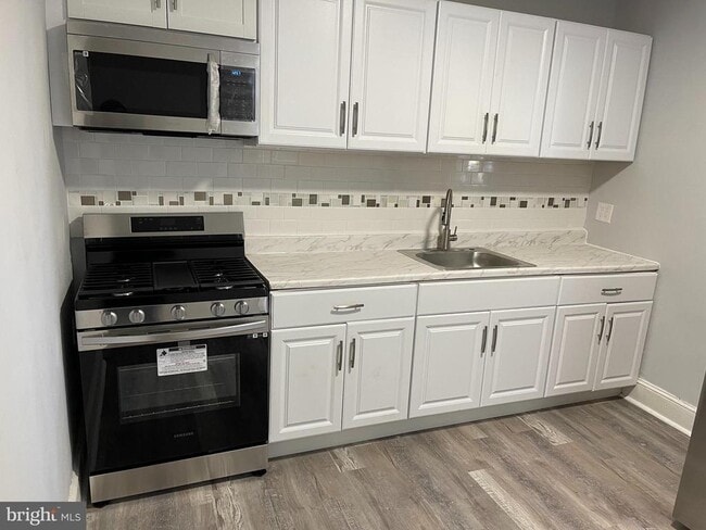 Building Photo - 127 E Coulter St