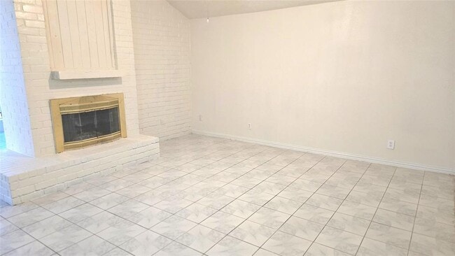 Building Photo - 13146 Newbrook Dr