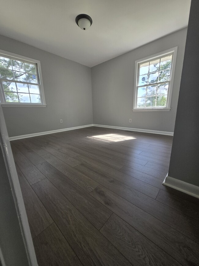Building Photo - 757 Goodyear Dr