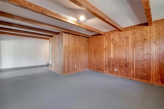 Building Photo - 511 Sloan St