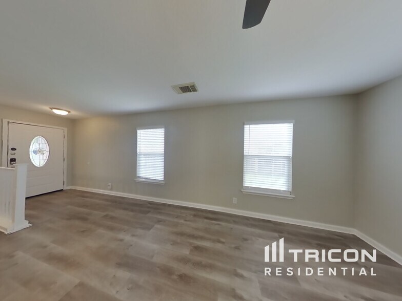 Building Photo - 3417 Santa Fe Trail