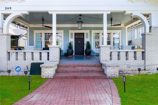 Building Photo - 349 9th St NE