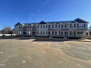 Building Photo - 1001 Peony Ln