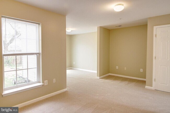 Building Photo - 160 Harpers Way