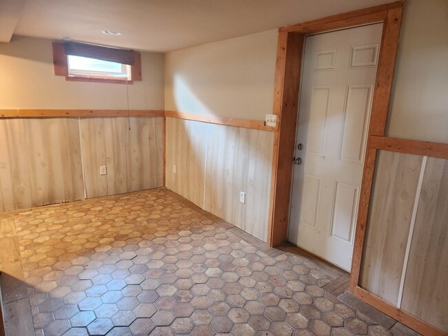 Building Photo - 111 Orchard St