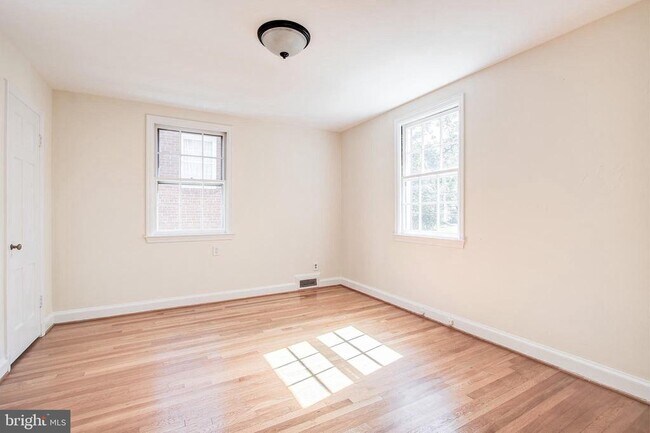 Building Photo - 4721 Yuma St NW
