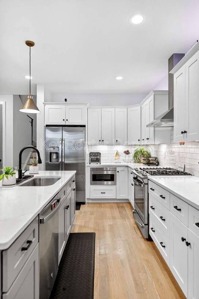 Building Photo - 1299 Newton St