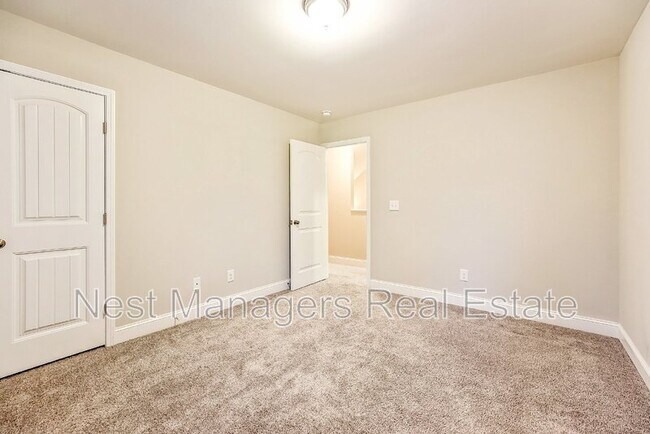 Building Photo - 136 Loch Ln