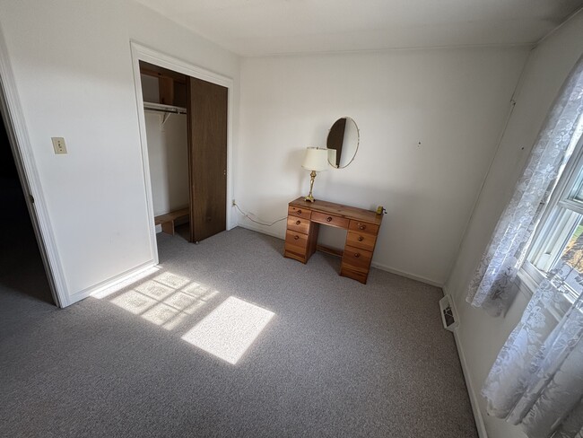 Building Photo - 2004 Hale Ct