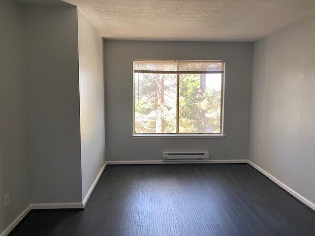 Building Photo - 1205 Yarwood Ct