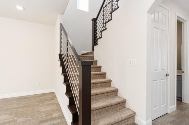Building Photo - 1383 E Via Azzurra Way