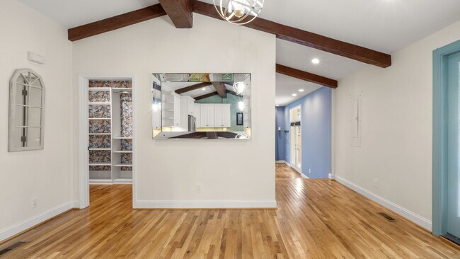 Building Photo - 5745 Riviere Dr