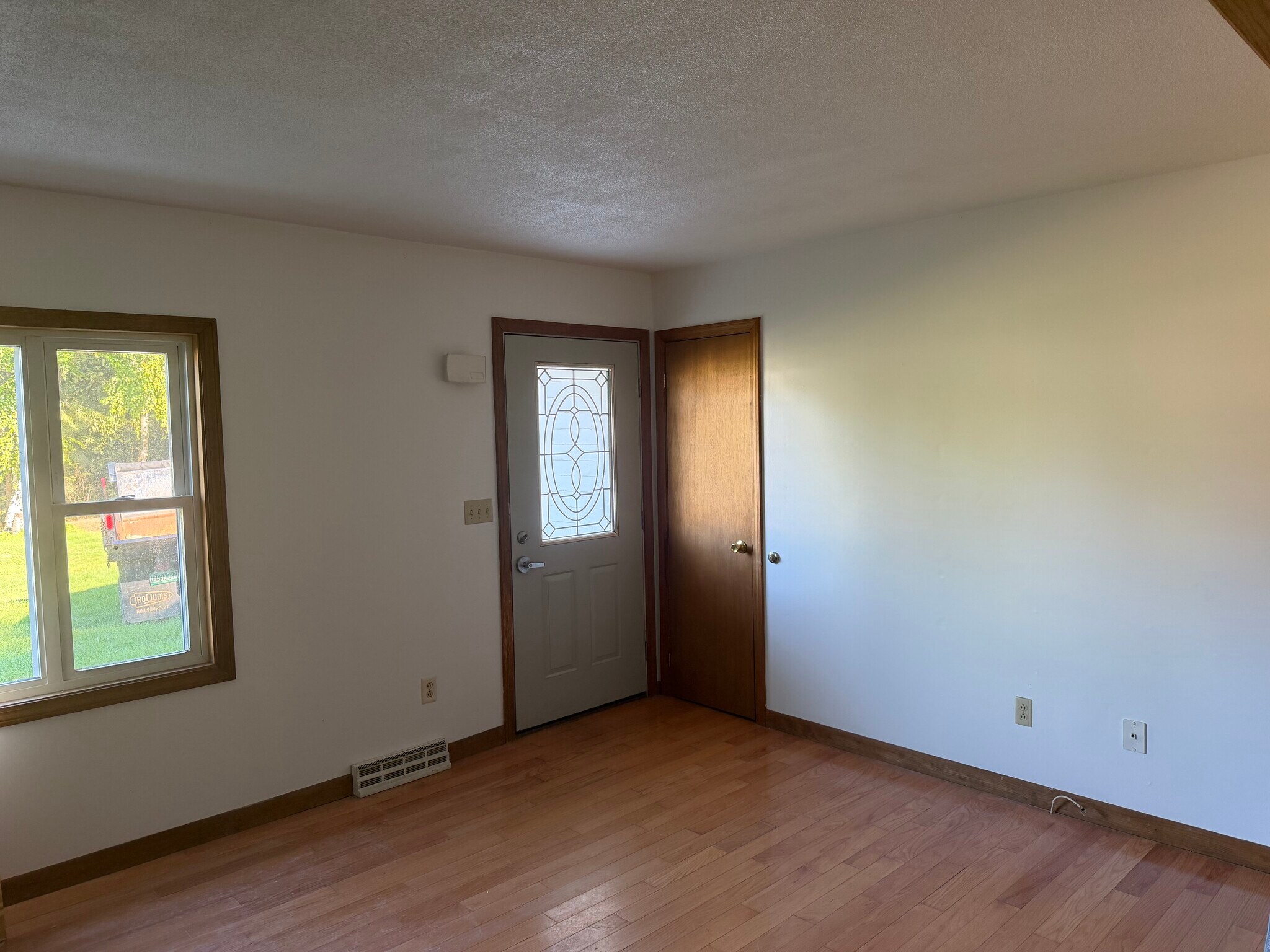 Building Photo - 47 Daisy Ln
