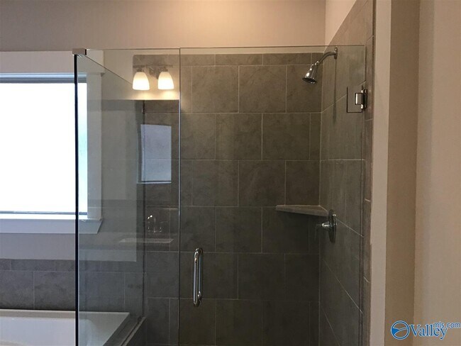 Building Photo - 700 Rivulet Dr SW