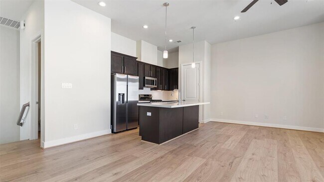 Building Photo - 152 Knightsbridge Park Ln