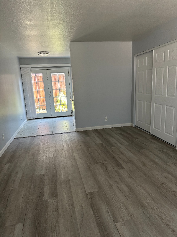 Building Photo - 320 Franciscan Ct