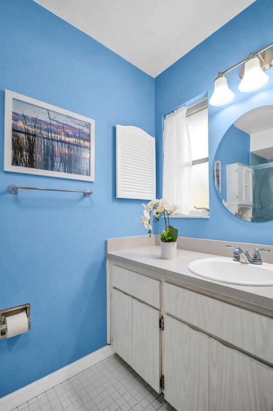 Building Photo - 2113 Malcolm Dr