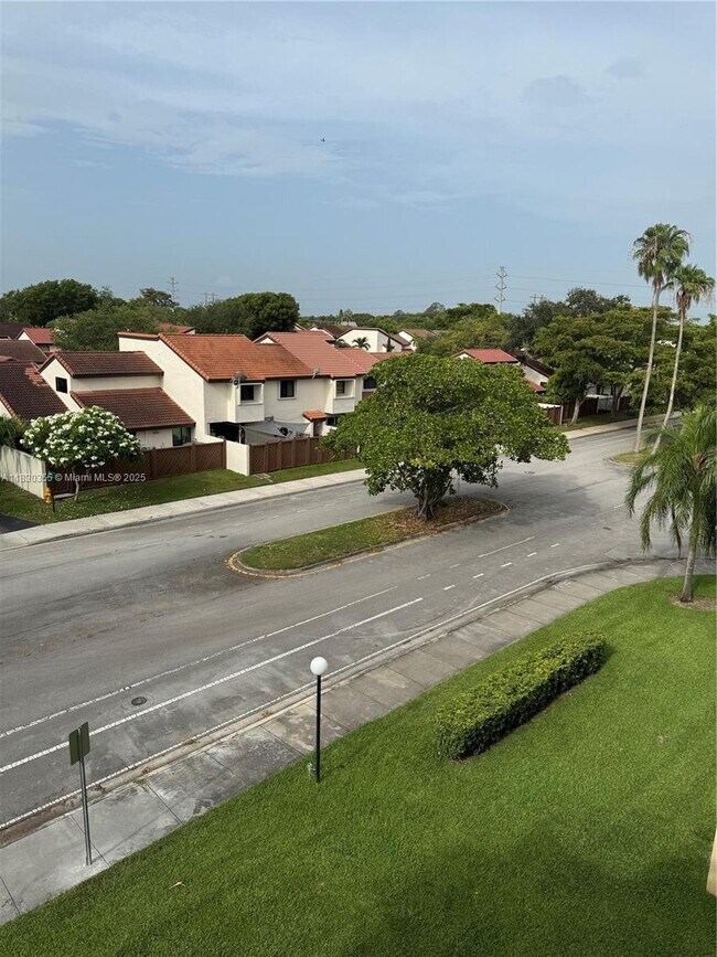 Building Photo - 9285 SW 125th Ave