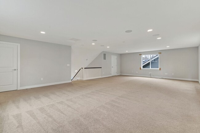 Building Photo - Sophisticated and Luxurious