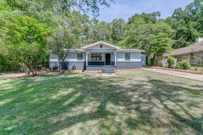 Primary Photo - 1804 Larkwood Dr