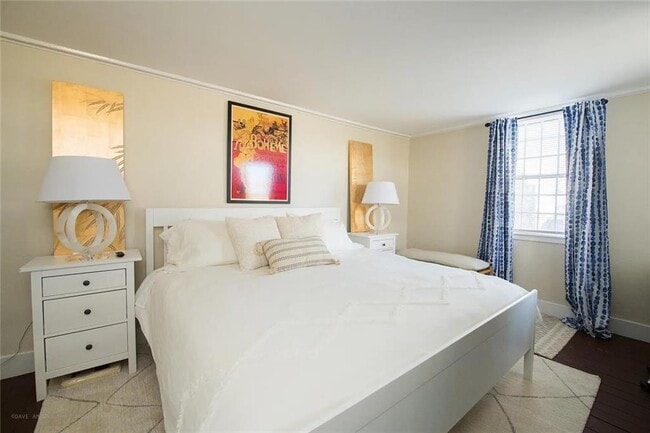 Building Photo - 115 John St