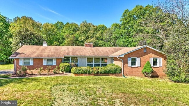 Building Photo - 13640 Aden Rd