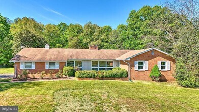 Building Photo - 13640 Aden Rd
