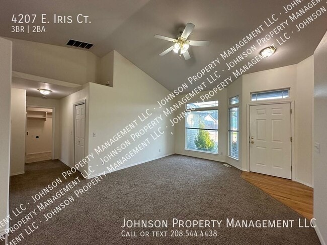 Building Photo - 4207 E Iris Ct