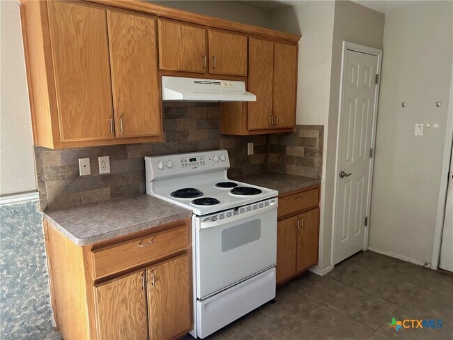 Building Photo - 604 Redbud Dr