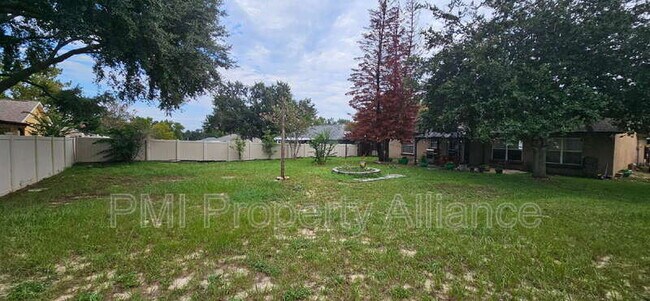 Building Photo - 11649 Crescent Pines Blvd