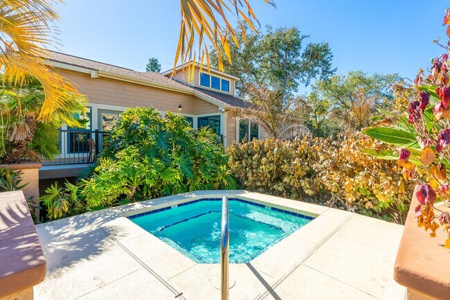 Building Photo - 2 Bedroom Nestled Away in the Heart of Daytona