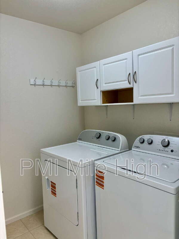 Building Photo - 12743 Leyden St