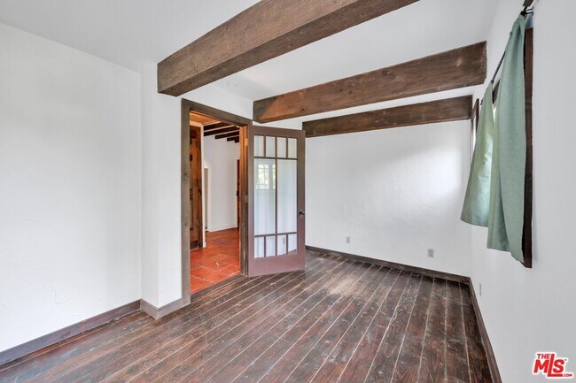 Building Photo - 1570 Sanborn Ave