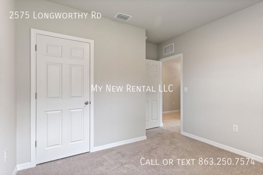 Building Photo - 2575 Longworthy Rd