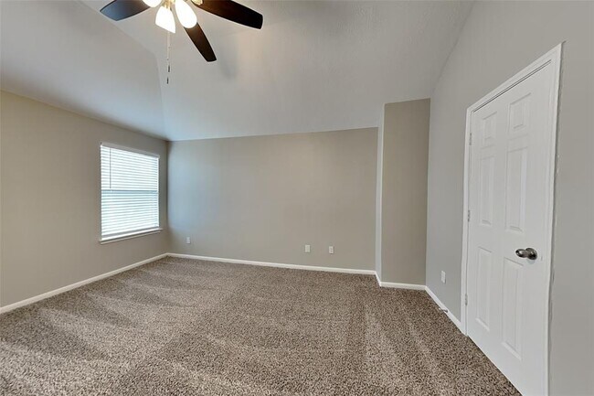 Building Photo - 18027 Hillock Glen Ln