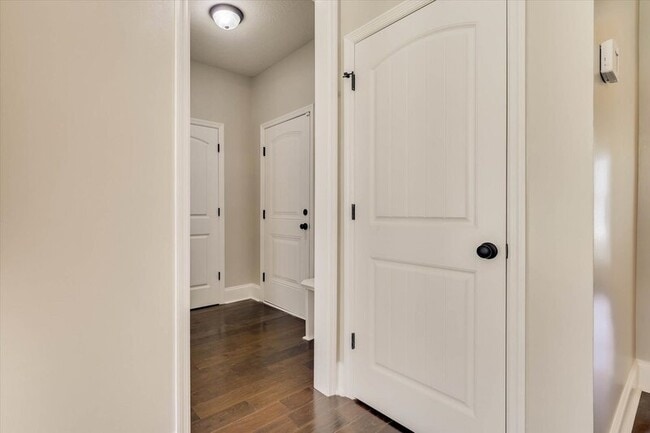 Building Photo - 127 Radcliff Dr