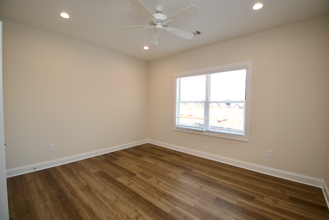 Building Photo - 3/2.5 Luxury Townhome Now Available!