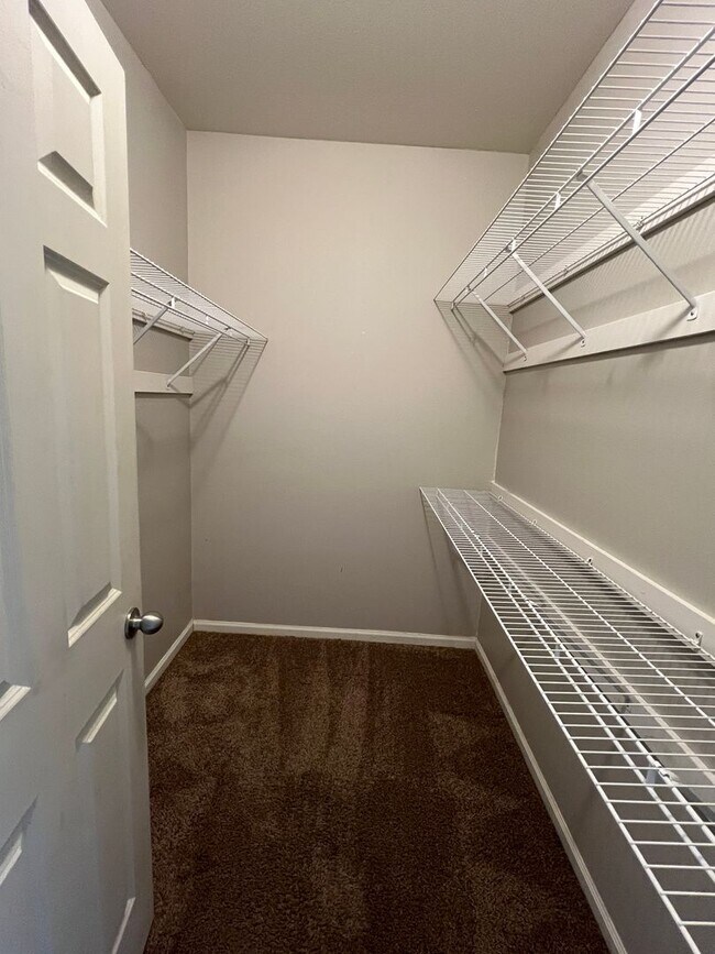 Building Photo - 1920 Monte Vista Dr