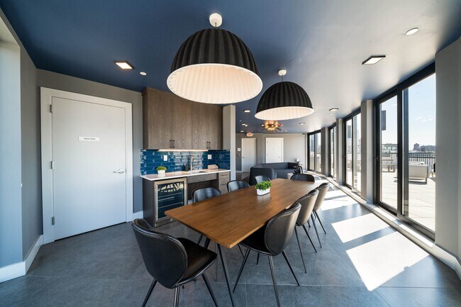 Building Photo - 338 Newark Ave