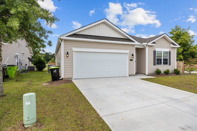 Building Photo - 400 Louisia Mae Way