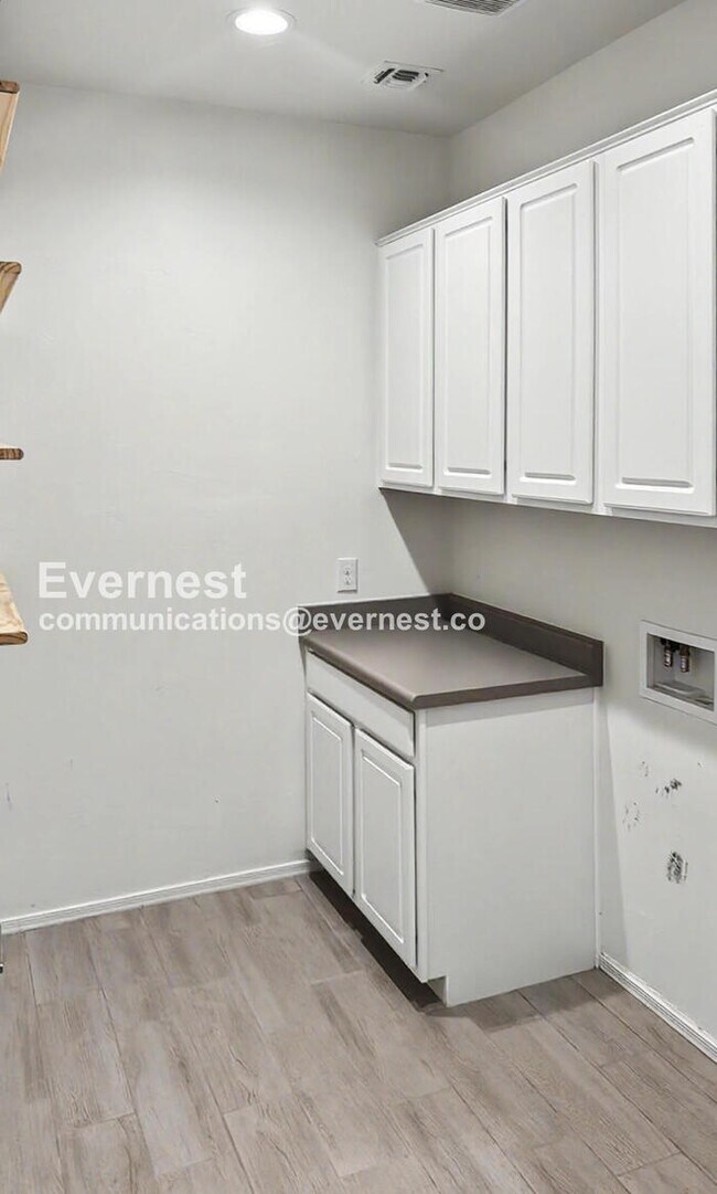 Building Photo - 10667 W Filbert St