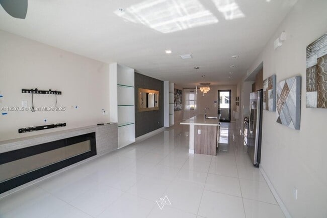Building Photo - NW 104th Avenue 21, Doral, FL 33178