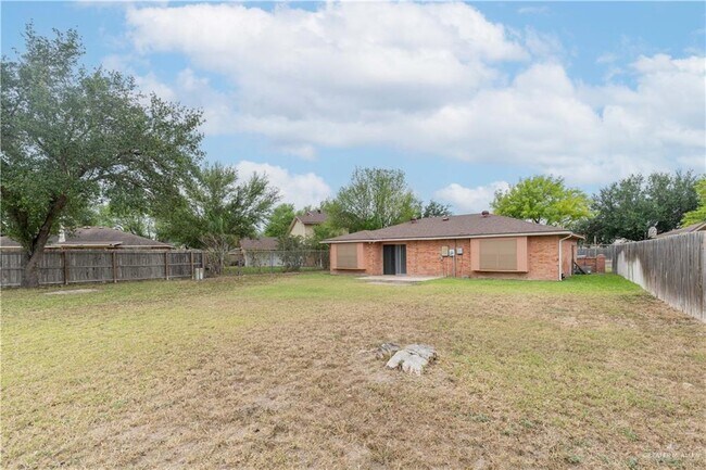 Building Photo - 14 S Cynthia St