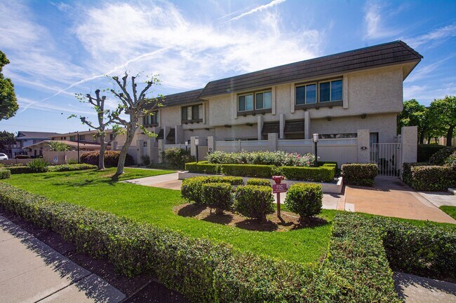 Building Photo - 848 W Huntington Dr