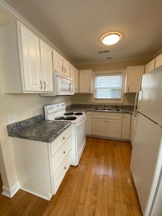 Building Photo - NORTHCHASE 3BR/2.5BA FREESTANDING TOWNHOME...
