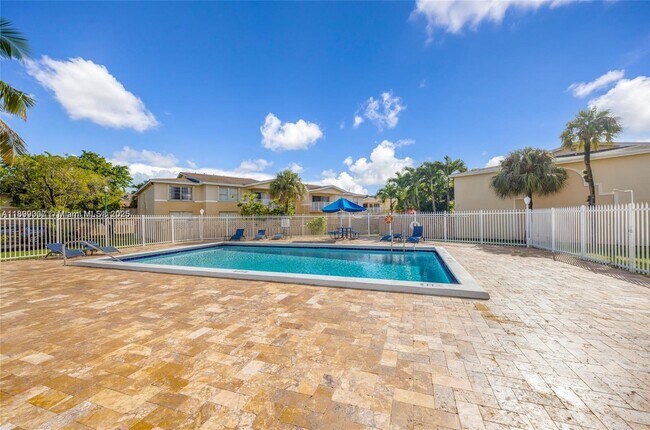 Building Photo - 5000 NW 79th Ave