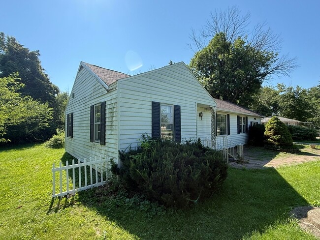 Building Photo - 3114 Lakeland Rd