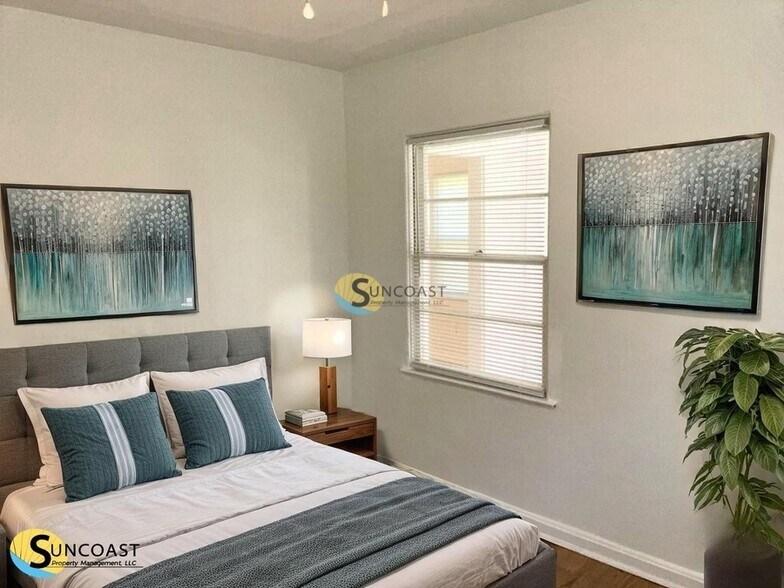 Building Photo - 478 W 58th St