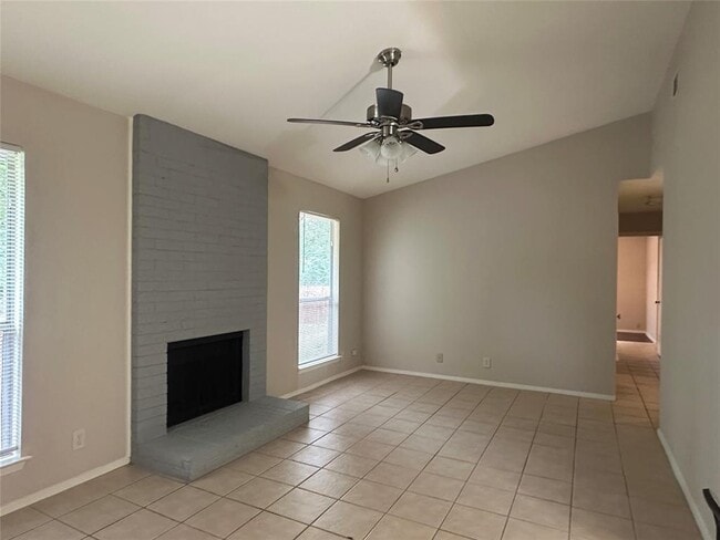 Building Photo - 2103 Granberry Dr